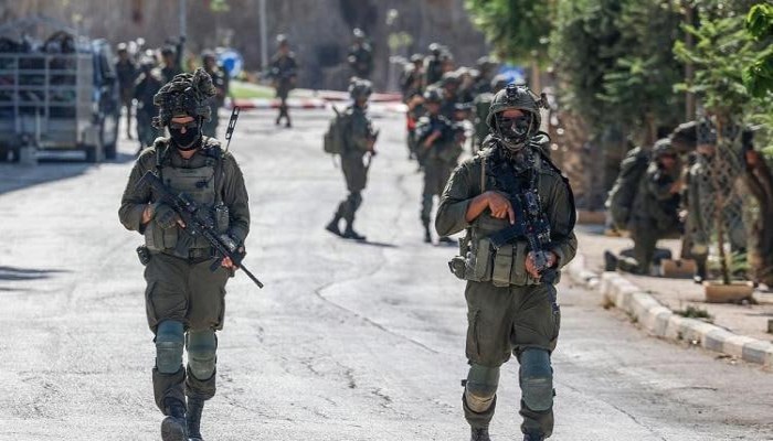 استشهاد 3  فلسطينيين في هجمات إسرائيلية على غزة.. والصهاينة يستدعون قوات من غزة ولبنان للتضييق على الضفة