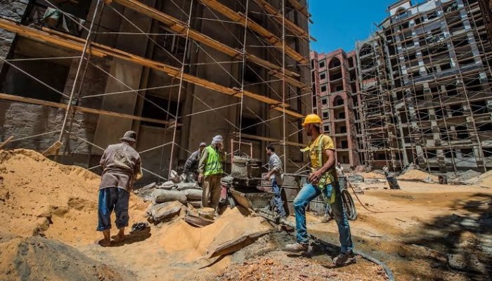 12 مليون عامل من العمالة غير المنظمة في مواجهة المرض والحوادث..لماذا لا يندرجون تحت مظلة الحماية الاجتماعية؟