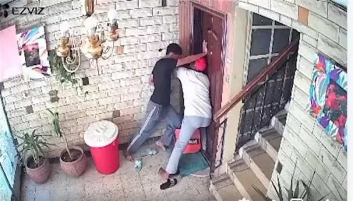 حبس شخصين 4 أيام بتهمة محاولة اقتحام شقة سيدات كينيات في البساتين