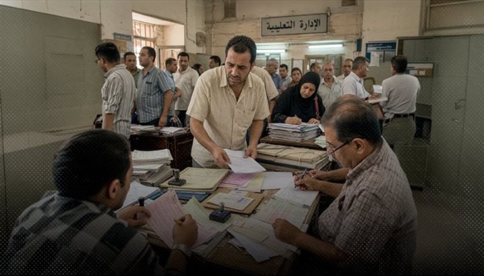 في عصر التحول الرقمي.. «دوخة» التحويل بين المدارس تبدأ إلكترونيًا وتنتهي بالكربون والطوابع والحوالات