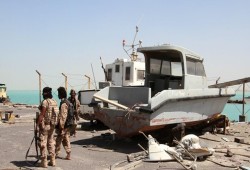 72 صاروخًا خلال شهر.. الحوثيون يصعّدون هجماتهم على الساحل الغربي ومعارك تعز تحبط محاولات التقدم
