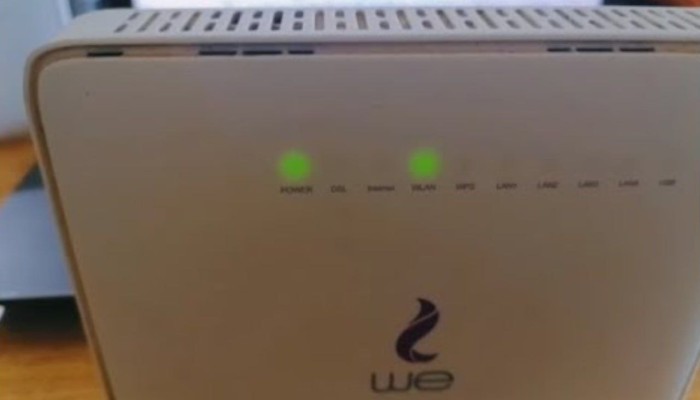 غضب شديد بين أهالي العاشر من رمضان بسبب انقطاع الإنترنت