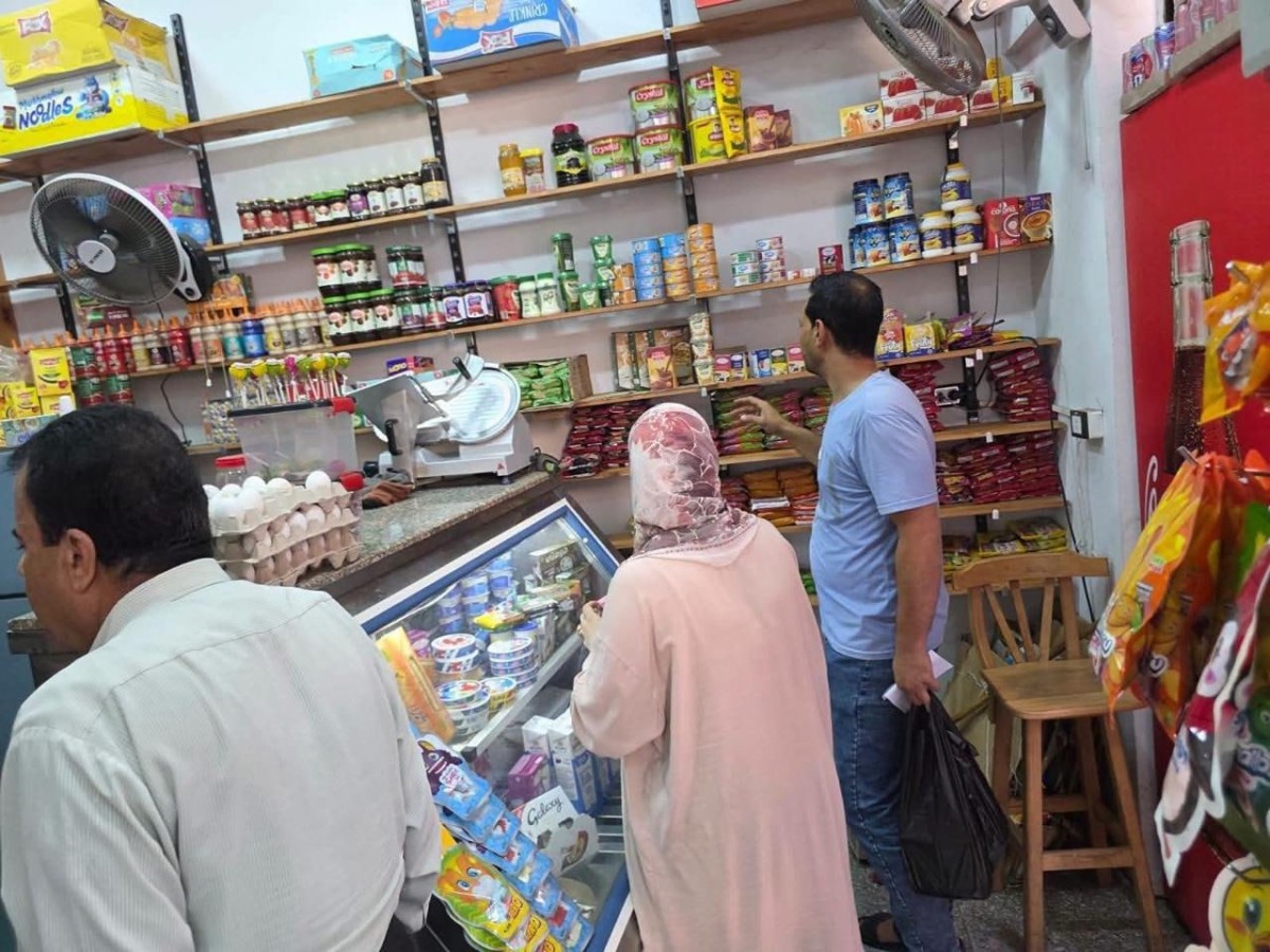 تراخي الحكومة في مواجهة المحتكرين يشعل الأسعار.. نائب يطالب المحافظين بـ5 إجراءات عاجلة لضبط الأسواق
