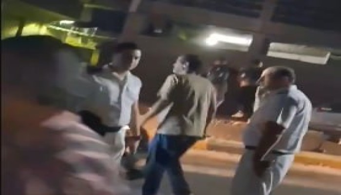بالفيديو.. غضب الوراق يرغم الأمن على التفاوض خشية امتداد الاحتجاجات