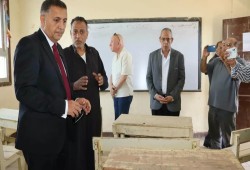 محافظ القليوبية يواجه شكاوى نقص الخدمات بتوبيخ مديري مدرستين والنقابة ترفض الإهانة : "كرامة المعلم خط أحمر"