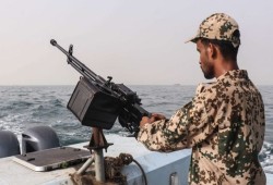 إيران: استهدفنا قاعدة أمريكية بالأزرق ردًا على تدمير ناقلاتنا.. والأردن يعترض 18 صاروخًا