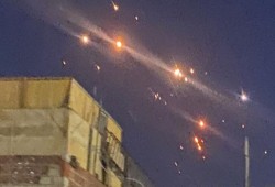 بالفيديو.. ضربات أمريكية لناقلات إيران.. وطهران ترد بالصواريخ