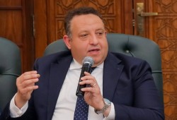 نقيب المهندسين يحرج مدبولي.. ودعاية الرواتب الضخمة تصطدم بالواقع