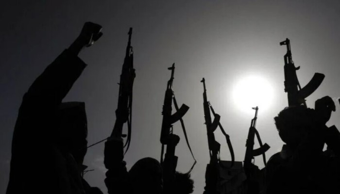 بعد استيلاء الحوثيين على جزيرة بريم .. هل يدفع ترامب ثمن غلاء الوقود في انتخابات نوفمبر؟