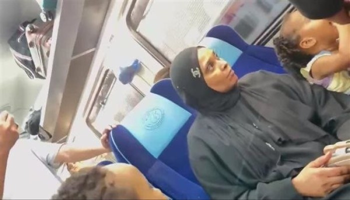 فيديو || عربة مفقودة وأطفال بلا مقاعد في قطار أسوان وتذاكر بـ3500 جنيه