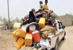 الحوثيون يوسعون سيطرتهم غرب اليمن.. والنزوح يفاقم مأساة المدنيين