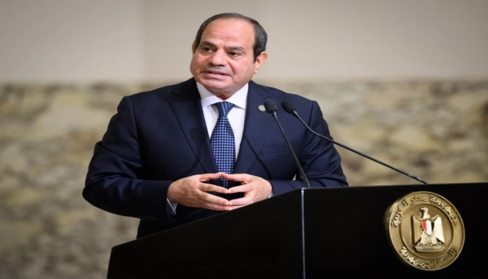 السيسي يواجه الديون ببيع أصول مصر واستنزاف موارد الأجيال