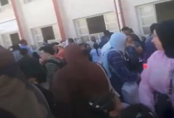 بالفيديو|| فوضى وزحام بالمدارس.. وصراخ الأهالي يكشف فشل وزارة التعليم في تنظيم الدراسة