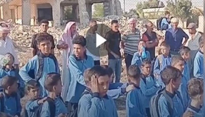 اعتقال عدد من أهالي النخلات بسيناء بعد وقفة أطفالهم فوق أنقاض مدرستهم في الشيخ زويد