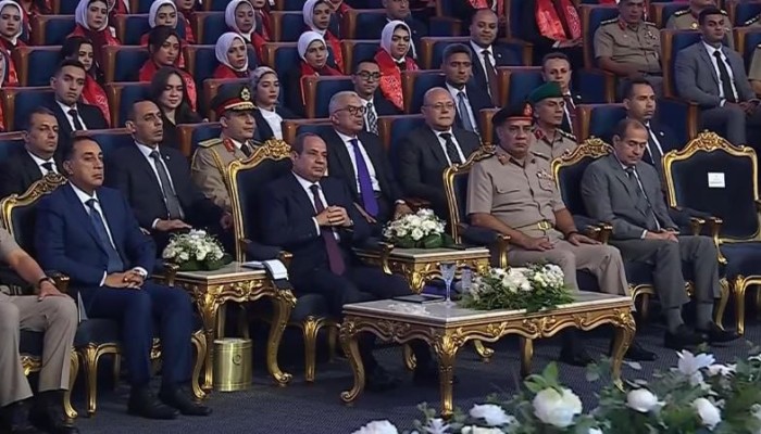 السيسي ينفي عسكرة الدولة بينما يتحول اعتماد الوظائف الحساسة بالدولة لموافقة الأكاديمية العسكرية