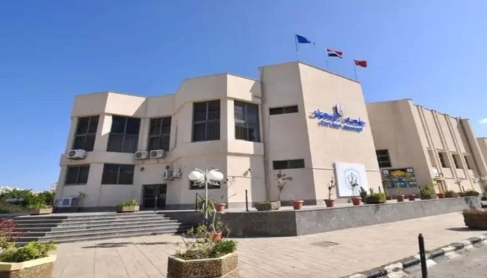 85 طالبًا أمام مصير مجهول.. استبعاد من طب شرق بورسعيد بعد سداد المصروفات يكشف فوضى القبول
