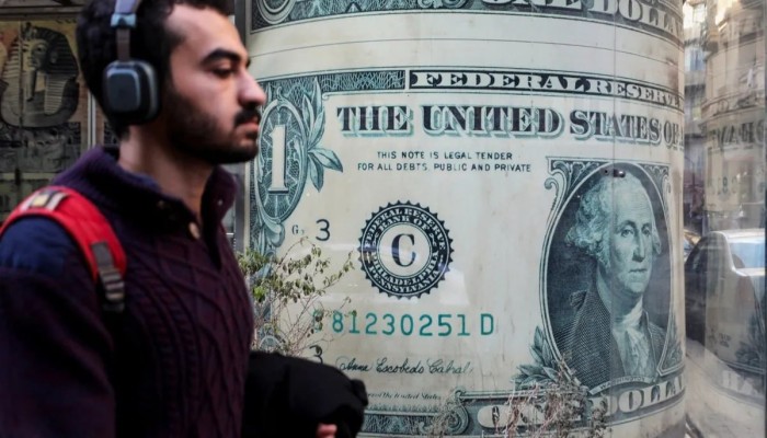 ثغرة في سماعات الرأس تتيح التجسس من مسافة 30 مترًا