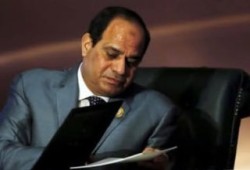 انتقادات لتعديل قانوني أبقى شقيق السيسي في منصبه بعد بلوغ سن التقاعد
