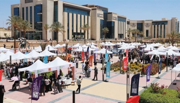 أزمة سكن طلاب الجلالة تتفجر في بورتو السخنة بعد زيادة الـ13 ألف جنيه شهريًا