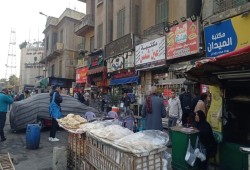 قطار التضخم يدهس الدخل.. وحكومة الغلاء تترك المصريين بمرتبات لا تكفي متطلبات نصف الشهر