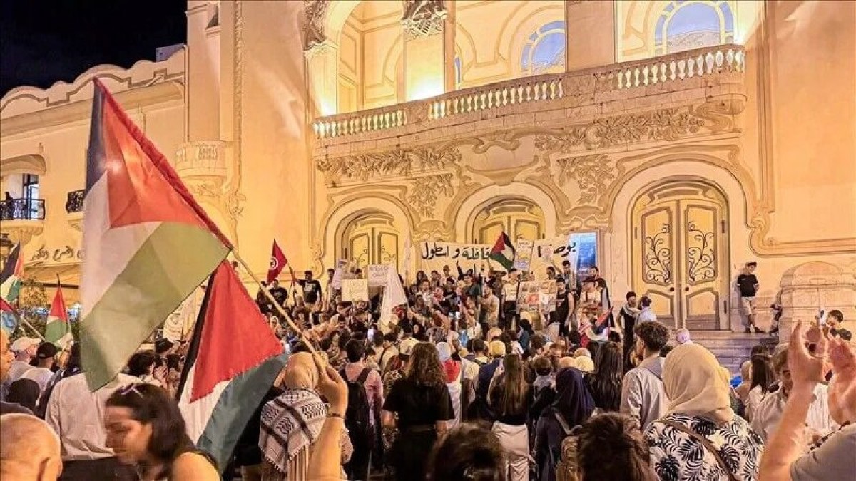 حبس 12 مشاركًا وتحويلهم للمحاكمة في مسيرة دعم أسطول الصمود يفتح قمعًا قضائيًا جديدًا في تونس