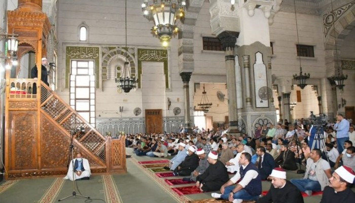 خطبة الأوقاف عن التصوير تفتح معركة الخصوصية والتوثيق