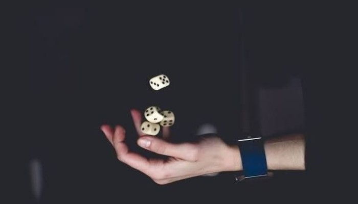 النجاح المطلق حظ.. والنجاح النسبي ثمرة العمل الجاد