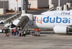 29 ثانية بين الحياة والموت.. كيف نجت «فلاي دبي» من سقوط كارثي بعد الشجار والهبوط الحاد؟