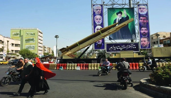 مسؤول إيراني يكشف دخول مسلحين مدربين في إسرائيل والإمارات إلى بلاده