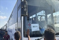 وصول 16 معتقلًا فلسطينيًا مفرجًا عنهم من سجون الاحتلال إلى غزة