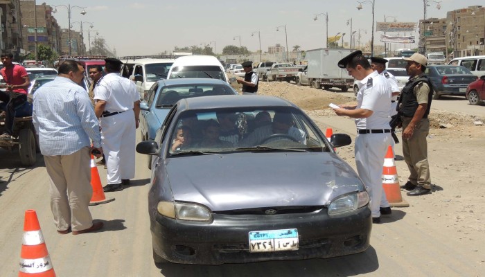 الداخلية تبيع "الفنكوش" للمواطنين في مزاعم تخفيض رسوم المرور والمخالفات