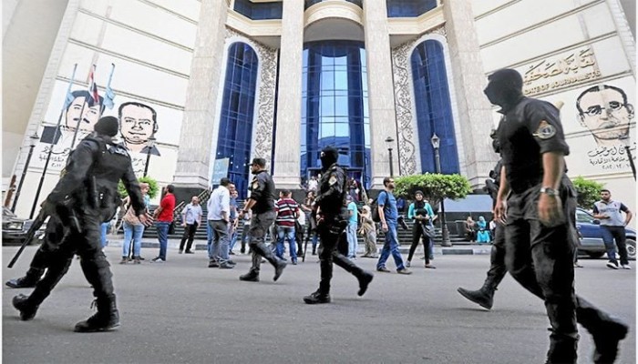 اعتقال صحفيي متصدقش يثير تحركات نقابية ومطالب أوروبية بضمانات قانونية