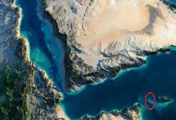 معهد الشرق الأوسط للسياسة والاقتصاد || كيف دفعت أزمة البحر الأحمر مصر إلى أحضان الصين؟