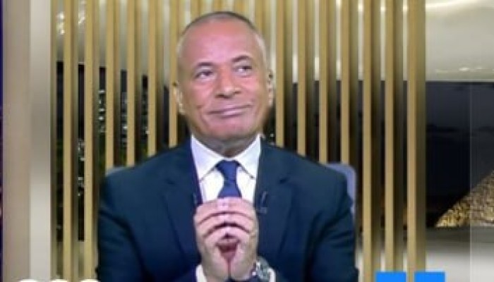 أحمد موسى يتحول إلى مخبر على الهواء.. يطالب بتخوين المعارضين والسيطرة على مواقع التواصل ويشعل الغضب