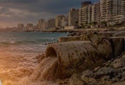 الصرف الصحي يحاصر شاطئ الدخيلة بالإسكندرية وشكاوى من تجاهل المسئولين للكارثة رغم ثبوتها بتحاليل رسمية