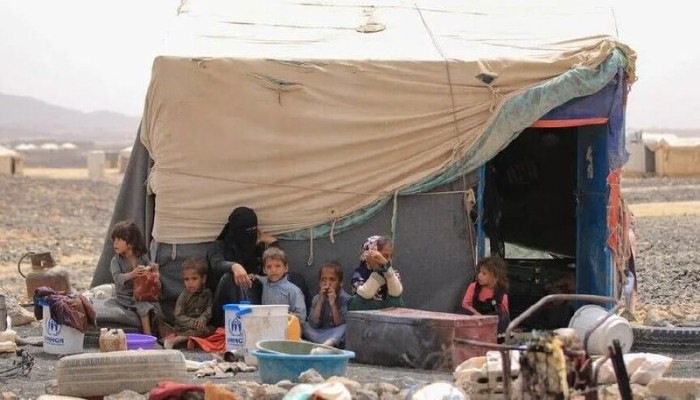 74 % عجز غذائي.. نيران المواجهات تدفع ملايين اليمنيين نحو حافة النزوح والهلاك