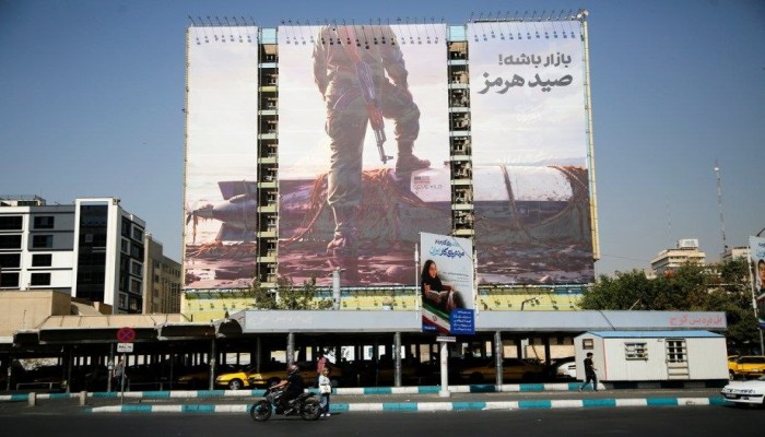 ميدل إيست مونيتور || الوعود الأمريكية المنقوضة وإصرار إيران ومناورة خطيرة حول مضيق هرمز