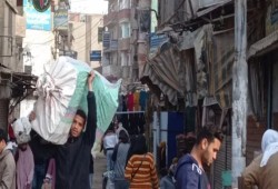 تآكل شبكات الحماية واتساع رقعتي الفقر والهجرة يدفعان الكفاءات خارج الحدود.. دلالات وتحليل