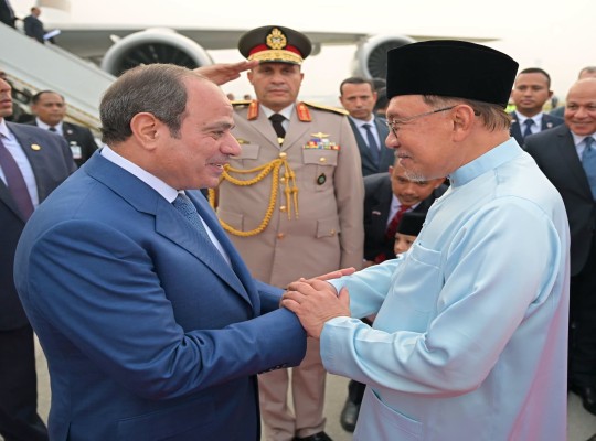 أفريكا برس|| جولة السيسي الآسيوية تفتح باب التساؤلات.. هل تعيد مصر صياغة خارطة تحالفاتها الدولية؟