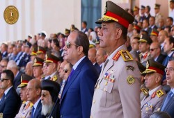 يصادر حق المصريين في الترشح.. مقترح السيسي يصطدم بالدستور الذي تعهد بعدم المساس به