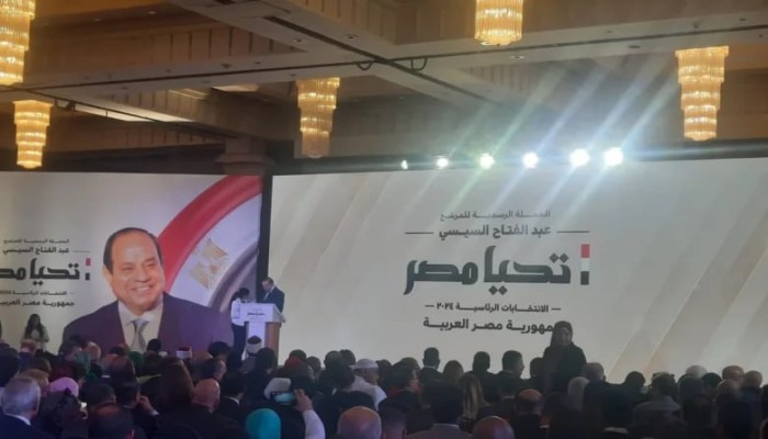 سيناريو 2019 يلوح في الأفق بعد تصريحات السيسي.. معارضون وخبراء يحذرون من حملات لتمديد فترة حكم المنقلب