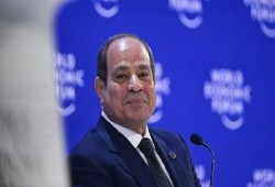 السيسي يفتتح مؤتمر الإنجازات الوهمية وسط تحذيره من السوشيال ومطالبته المواطنين بعدم الإسراف.. وخبراء يردون: ايه أخبار القصور وملكة السماء!