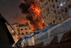 غزة تحت القصف مجددًا.. 5 شهداء وخروقات متواصلة للهدنة (فيديو)