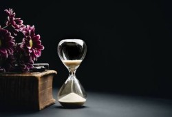 لماذا نصبح أكثر ابتكارًا كلما فرضنا على أنفسنا مزيدًا من القيود؟
