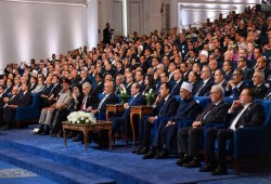 المنصة || السيسي يصبح «الرئيس والزعيم» في وسائل الإعلام التابعة للشركة المتحدة