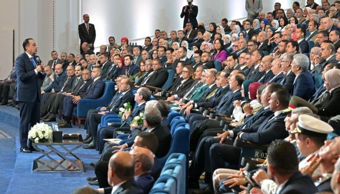 السيسي يقر بعجز الدولة عن تحمل كلفة الطاقة.. ومدبولي يمهد الطريق لموجة غلاء تلتهم ما تبقى من جيوب المصريين