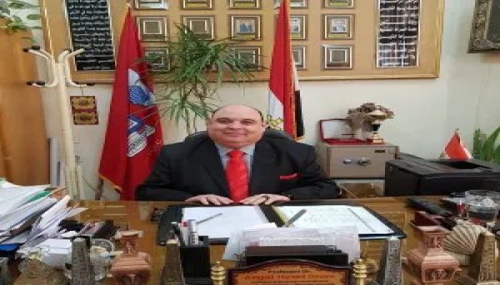 مسرحيات اللقطة الزائفة تحول خبراء الاقتصاد إلى ديكور صامت بمؤتمرات السيسي