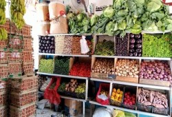 ثلاثية البصل والبطاطس والطماطم تكسر حاجز الـ 30 جنيهًا وتحرق جيوب البسطاء