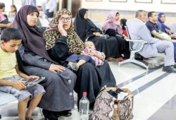 المصريون يدفعون 3.5 تريليون جنيه ضرائب.. كيف تحولت مخصصات الفقراء إلى غنيمة للوزارات والهيئات الحكومية؟