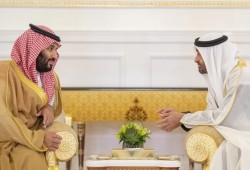 إيكونوميست: صراع النفوذ بين بن سلمان وبن زايد يحرق المنطقة ويدمر استقرار البحر الأحمر